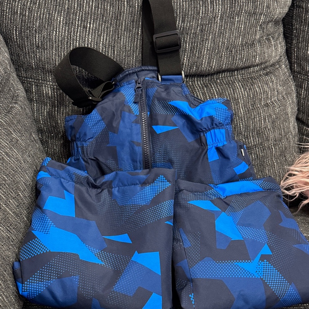 $5- Gustin Blue and Black Geometric Snow Bib - NWOT